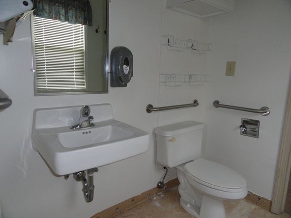 1358 Rolling Acres Rd, New Cumberland, WV 26047